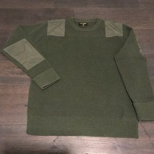 U.S. ARMY OLIVE DRAB COMMANDO SWEATER - LIKE NEW